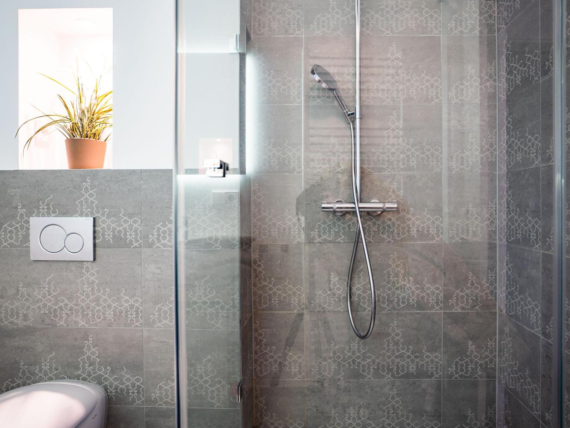Whirlpool - Zentral - Designloft Mit Xxl Terrasse Apartment Wiesbaden Ngoại thất bức ảnh