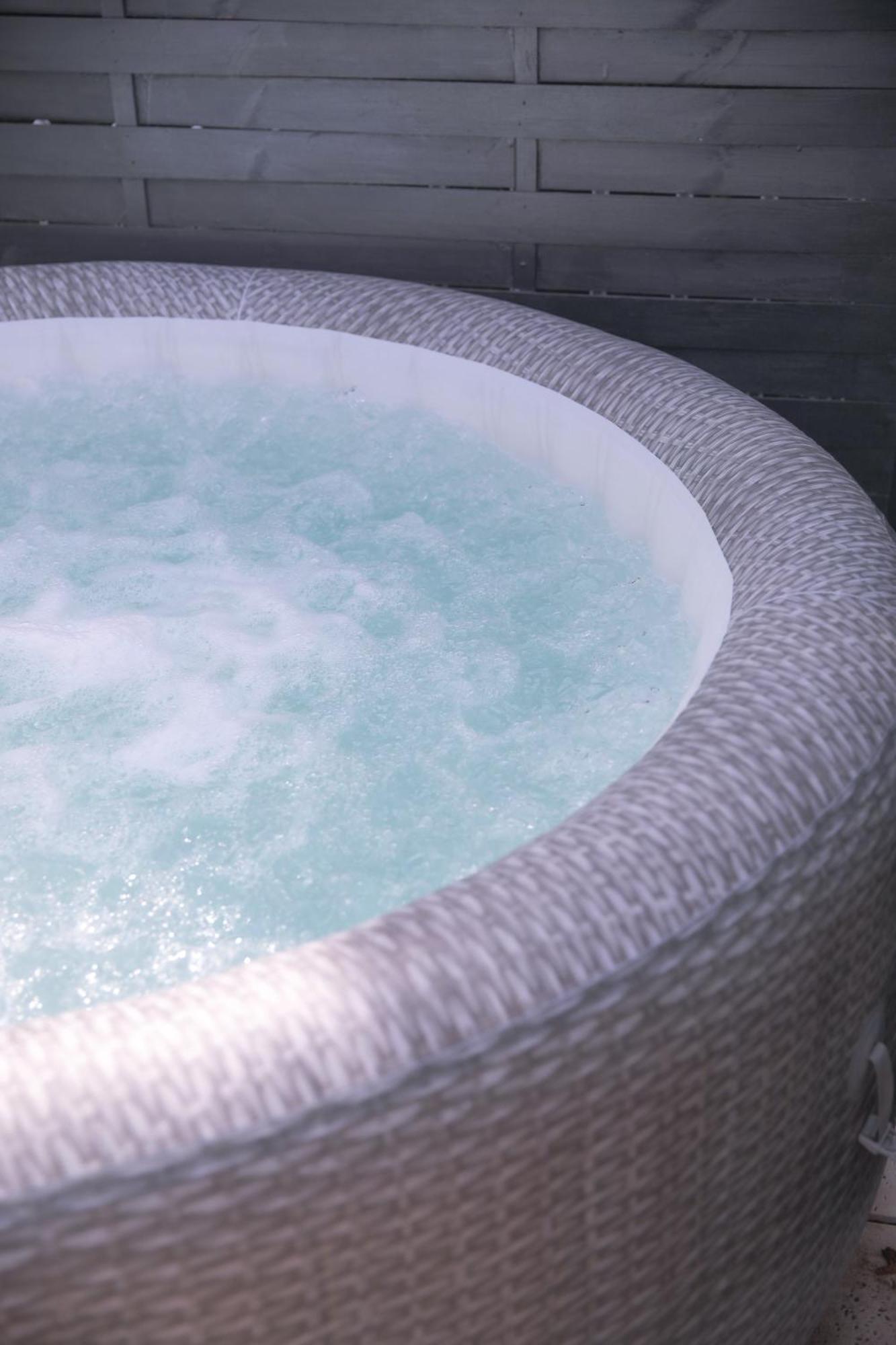 Whirlpool - Zentral - Designloft Mit Xxl Terrasse Apartment Wiesbaden Ngoại thất bức ảnh